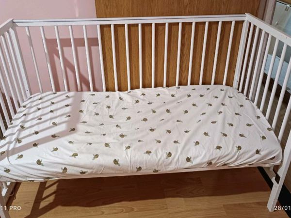 Done deal hot sale baby cots