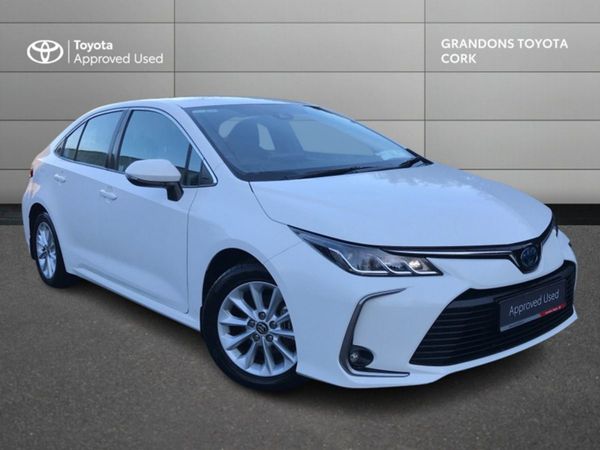 Toyota Corolla Saloon, Hybrid, 2022, White