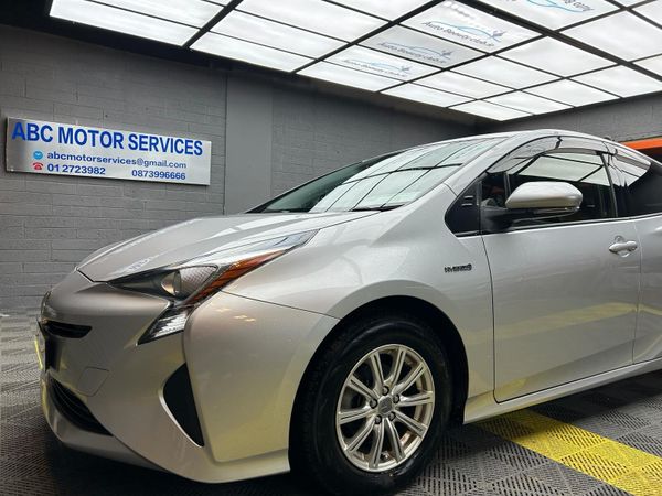 Toyota Prius Hatchback, Petrol Hybrid, 2017, Silver