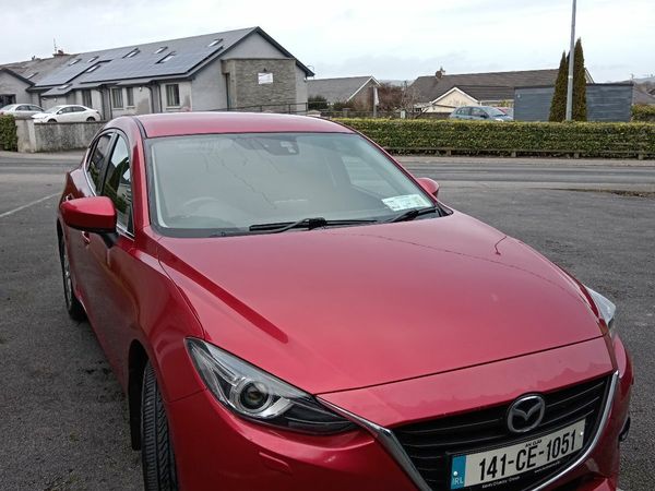 Mazda 3 Hatchback, Diesel, 2014, Red