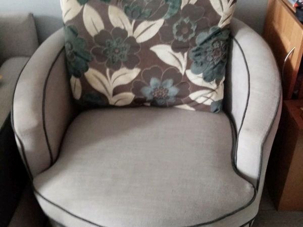 swivel chairs 385 All Sections Ads For Sale in Ireland DoneDeal