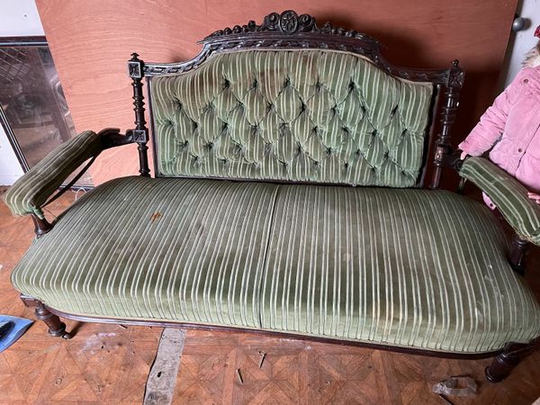 Antique deals green sofa