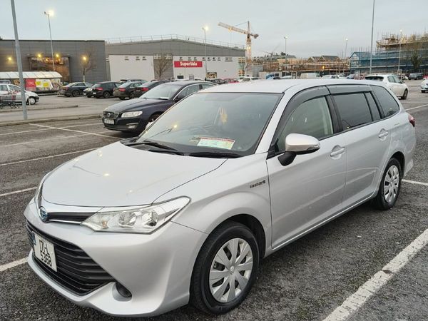 Toyota Corolla Estate, Petrol Hybrid, 2017, Silver