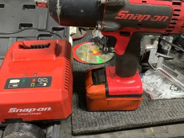 Snap On impact gun 1 2