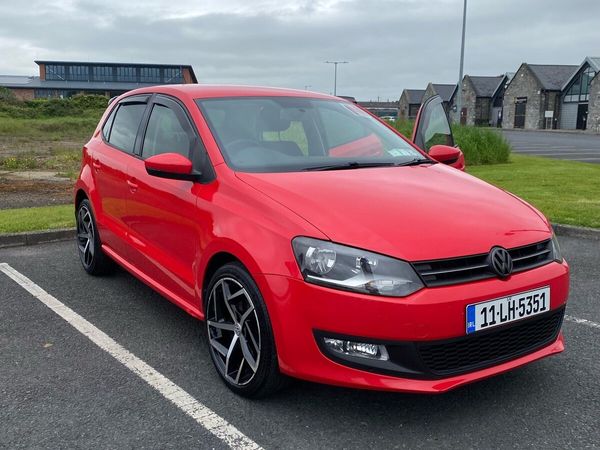 Volkswagen Polo Hatchback, Petrol, 2011, Red