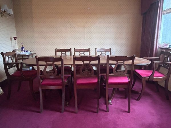 Done deal table online and chairs