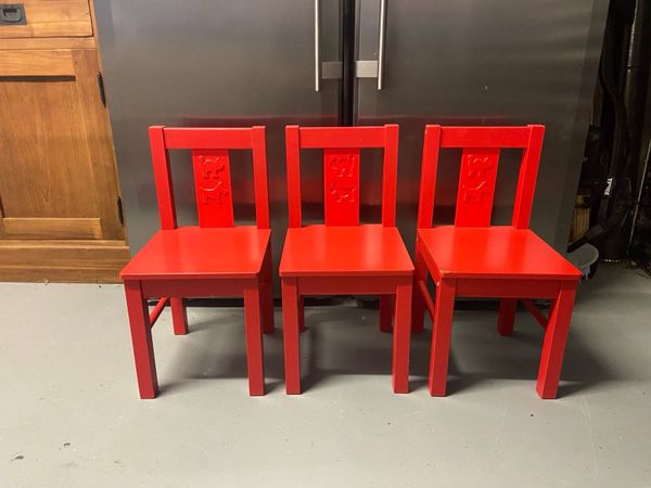 Kritter table and on sale chairs