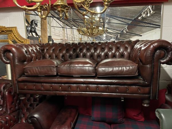 Done deal store chesterfield sofa