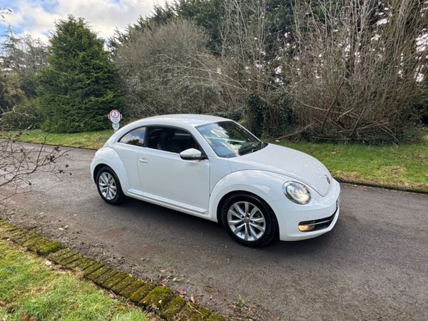 Volkswagen Beetle Hatchback, Petrol, 2014, White