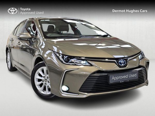 Toyota Corolla Saloon, Hybrid, 2022, Gold