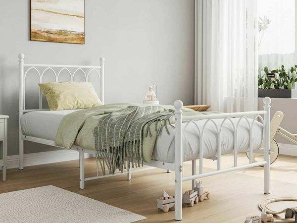 Metal single outlet cot price