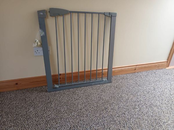 Done deal hot sale stair gates