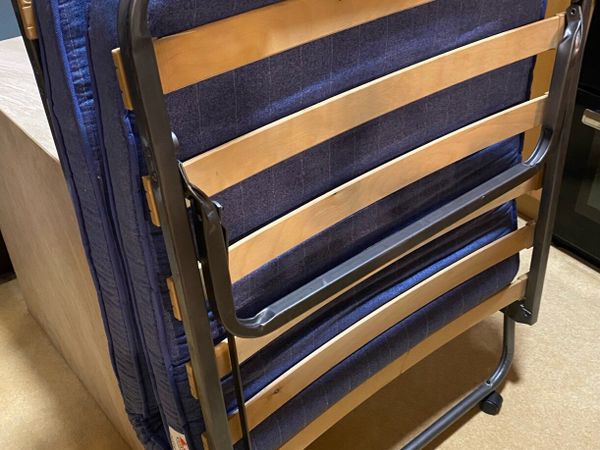 Lidl camp bed hotsell