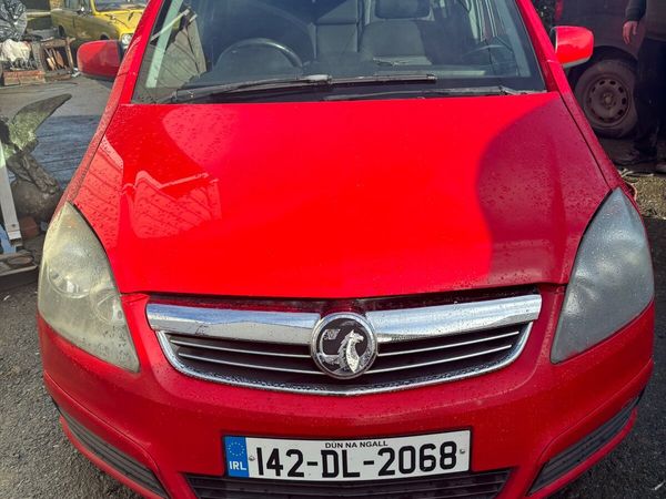 Vauxhall Zafira MPV, Diesel, 2014, Red