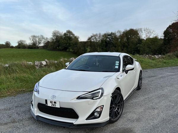 Toyota GT86 Coupe, Petrol, 2014, White