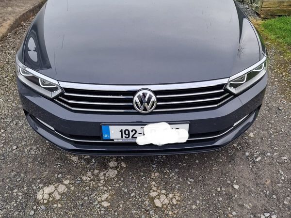 Volkswagen Passat Saloon, Diesel, 2019, Grey