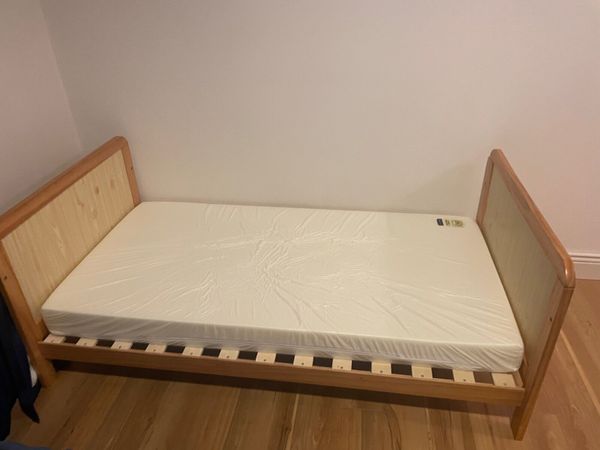 Mothercare sleigh outlet cot