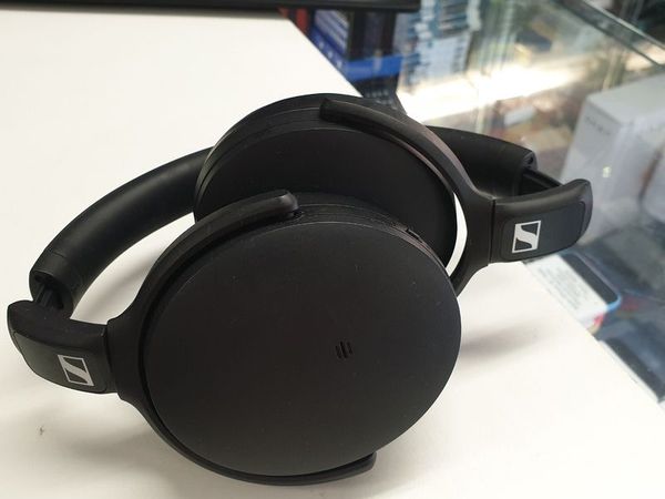 Bluetooth headphones on discount ear with mic