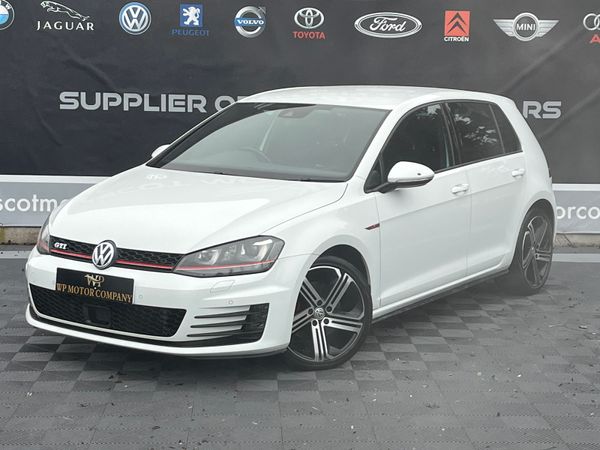 Volkswagen Golf Hatchback, Petrol, 2015, White