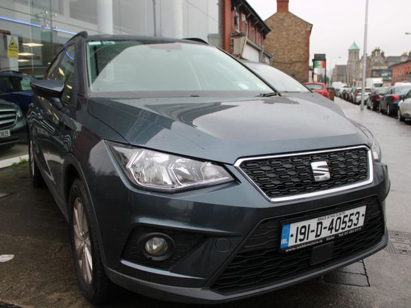 SEAT Arona SUV, Diesel, 2019, Grey