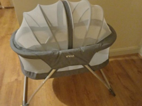 Inovi hotsell travel cot