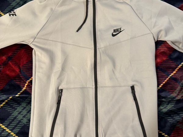 Nike on sale tracksuits ireland