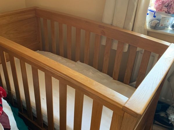 Mamas and papas chamberlain best sale cot bed