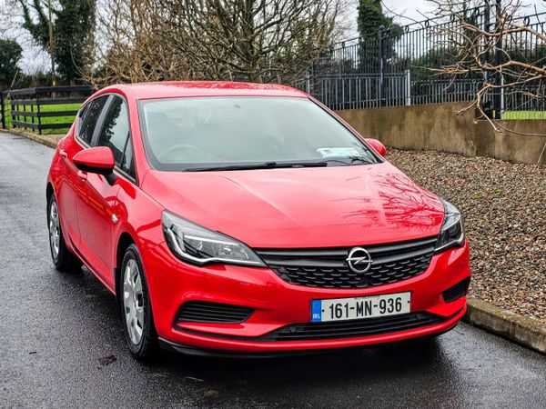 Opel Astra Hatchback, Diesel, 2016, Red