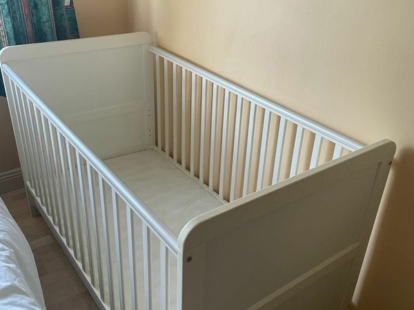 Baby elegance clearance alex cot bed