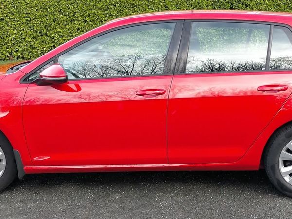 Volkswagen Golf Hatchback, Petrol, 2014, Red