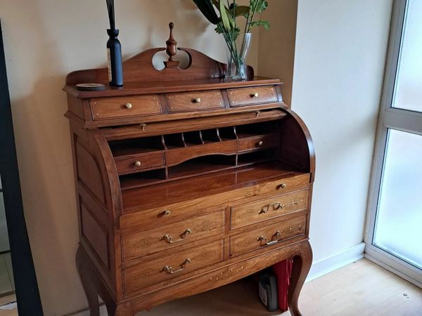 Roll top deals desk with drawers