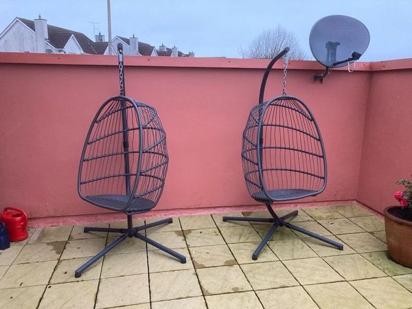 Swing chair online woodies