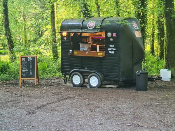 Mobile coffee outlet machine