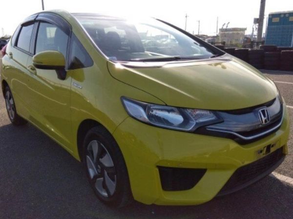 Honda Fit Hatchback, Petrol Hybrid, 2014, Yellow