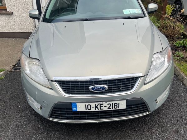 Ford Mondeo Saloon, Diesel, 2010, Gold