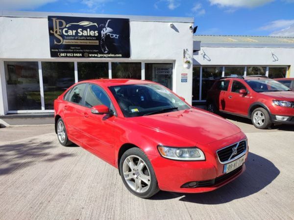 Volvo S40 Saloon, Diesel, 2009, Red