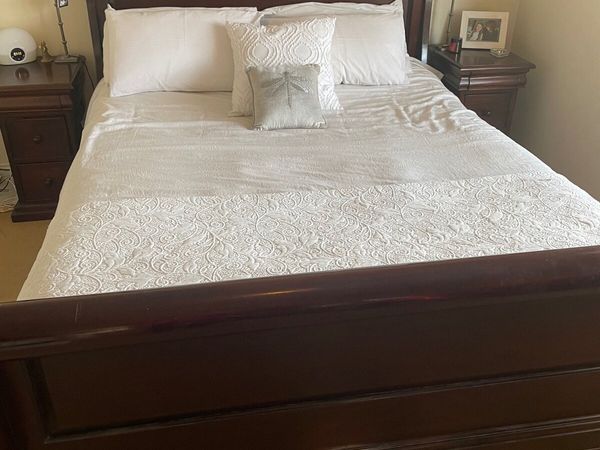 Queen sleigh store bed for sale