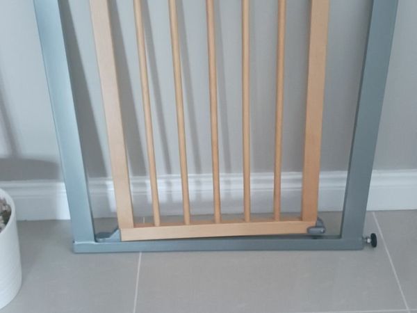 Done deal hot sale stair gates