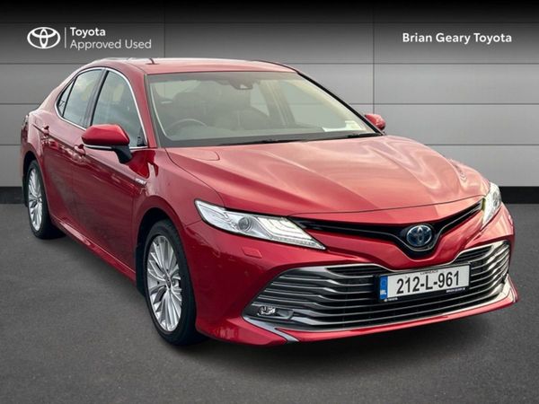 Toyota Camry Saloon, Hybrid, 2021, Red