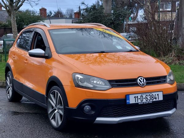 Volkswagen Polo Hatchback, Petrol, 2011, Orange