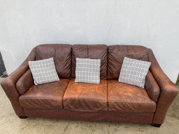 Done deal deals leather sofa