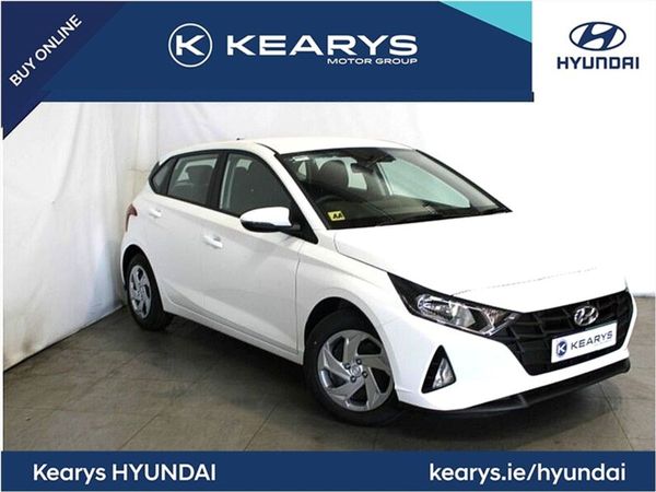 Hyundai i20 Hatchback, Petrol, 2023, White