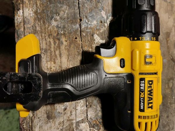 Dewalt best sale dcd776 price