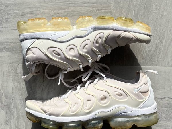 Nike air 2025 vapormax plus string