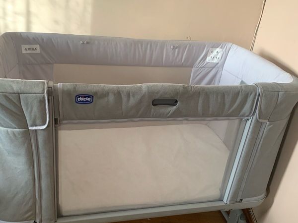 Twin travel outlet cot