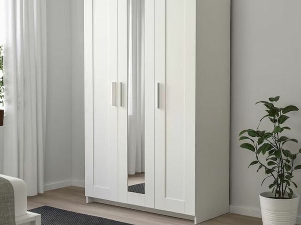 Hemnes 3 deals door wardrobe