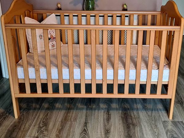 Lucia store cot bed