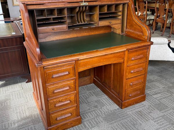 Antique roll deals top desk manufacturers