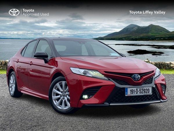 Toyota Camry Saloon, Hybrid, 2019, Red