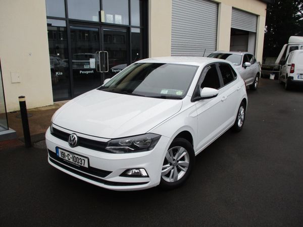 Volkswagen Polo Hatchback, Petrol, 2019, White